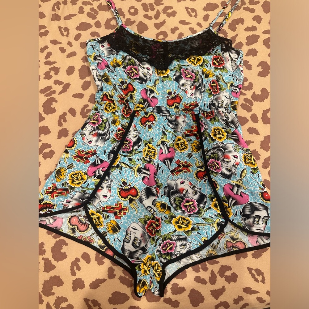 Iron Fist star crossed romper ( size small ) - Picture 10 of 17